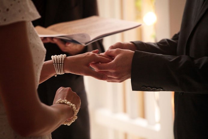 choose-wedding-officiant-planning
