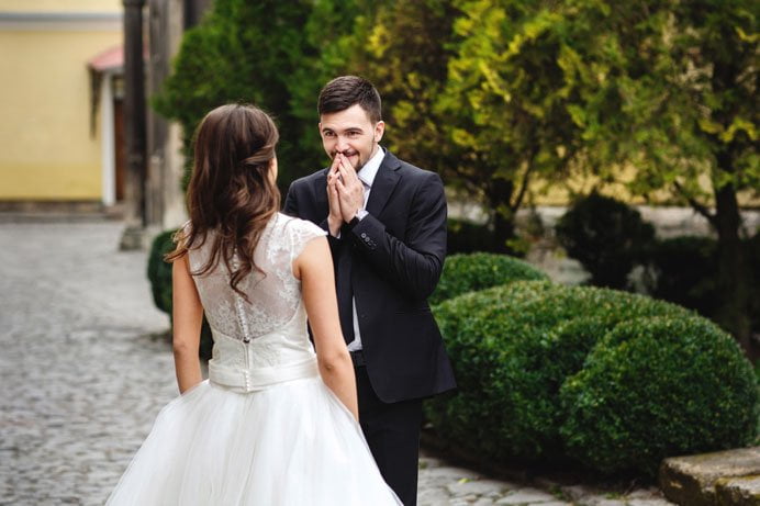 wedding-photo-first-meeting